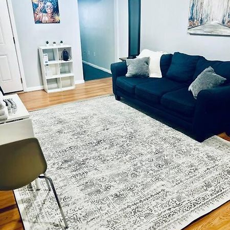 Entire 2-Bed Private Apt - Ewr/Nyc/Outlet Mall Ньюарк Экстерьер фото