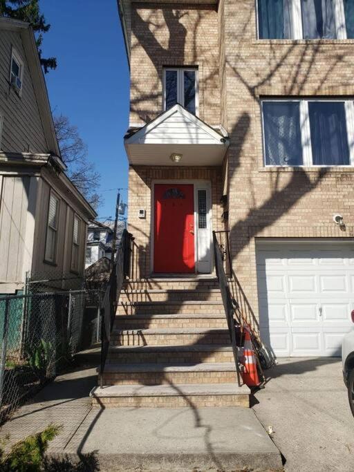 Entire 2-Bed Private Apt - Ewr/Nyc/Outlet Mall Ньюарк Экстерьер фото