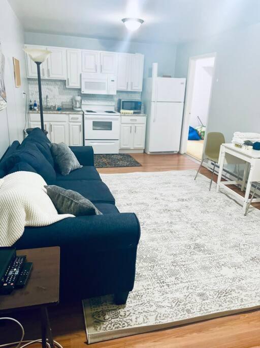 Entire 2-Bed Private Apt - Ewr/Nyc/Outlet Mall Ньюарк Экстерьер фото